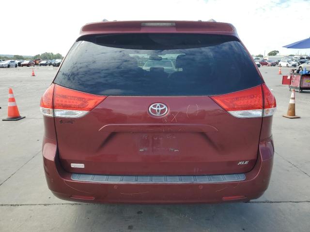 2013 TOYOTA SIENNA XLE