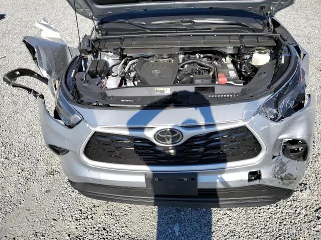 2025 TOYOTA HIGHLANDER LE  