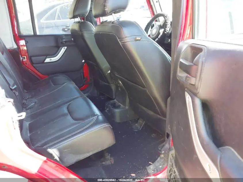 2017 JEEP WRANGLER UNLIMITED SAHARA 4X4