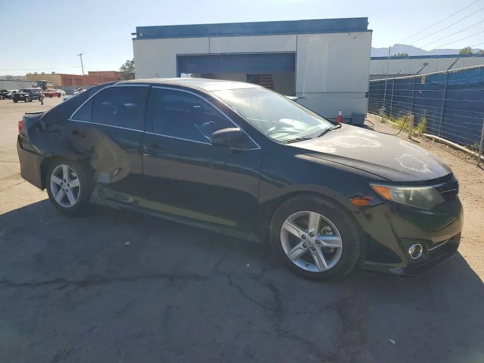 2013 TOYOTA CAMRY SE  