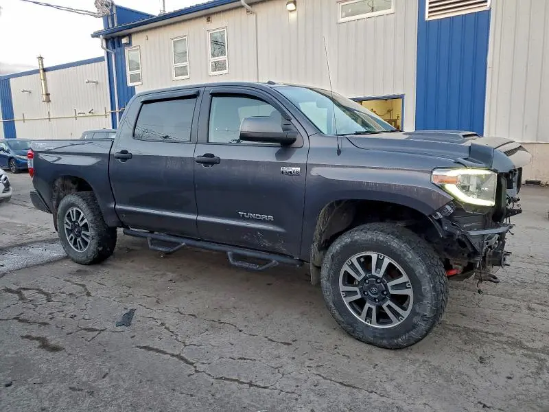 2018 TOYOTA TUNDRA CREWMAX SR5  