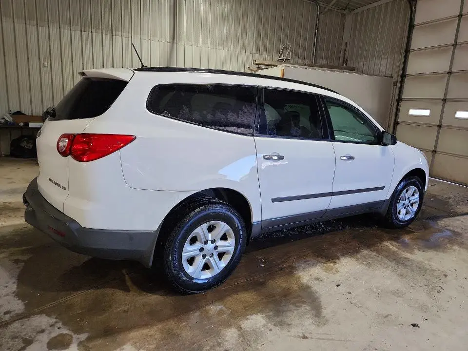 2011 CHEVROLET TRAVERSE LS  