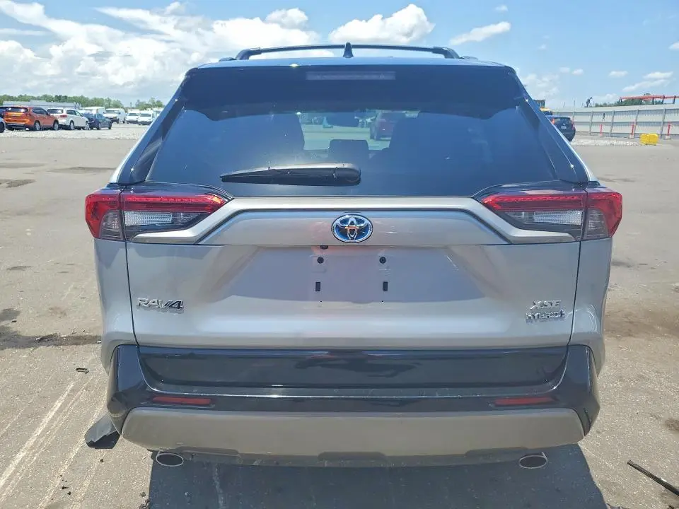 2022 TOYOTA RAV4 XSE  