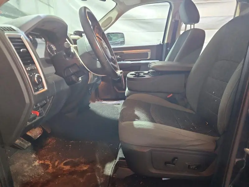 2015 RAM 1500 SLT  