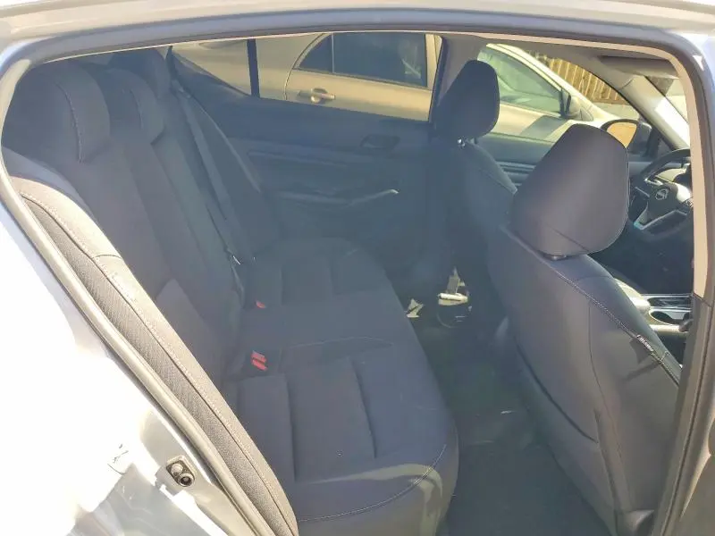 2024 NISSAN ALTIMA SV  