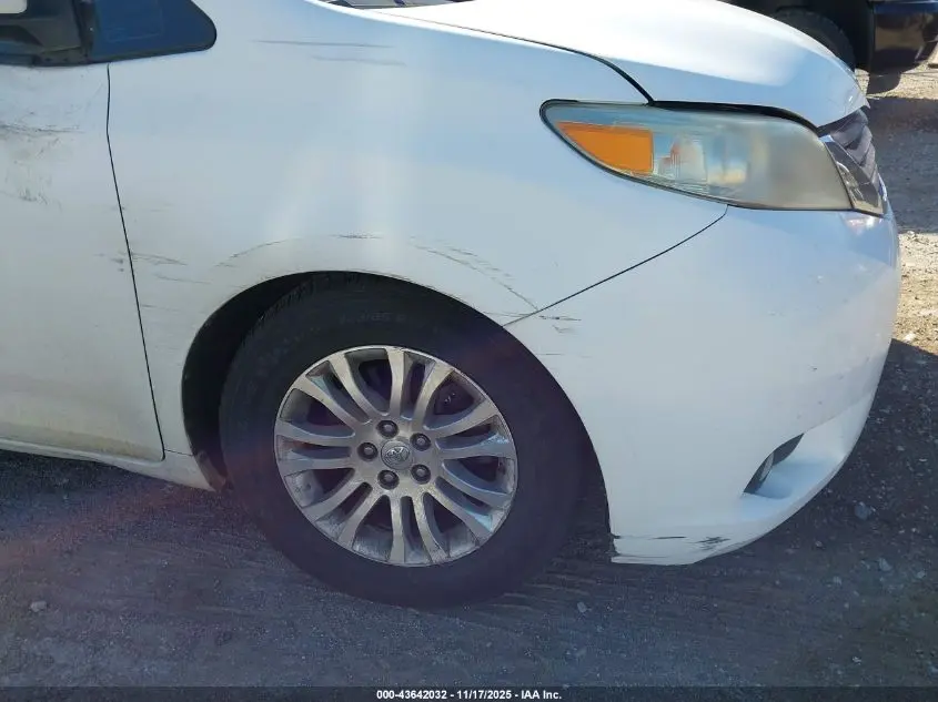 2011 TOYOTA SIENNA XLE V6