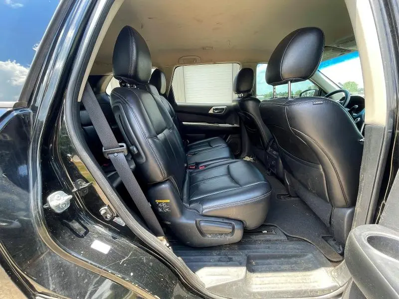 2015 NISSAN PATHFINDER SL  