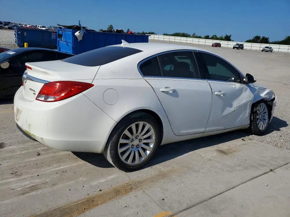 2011 BUICK REGAL   