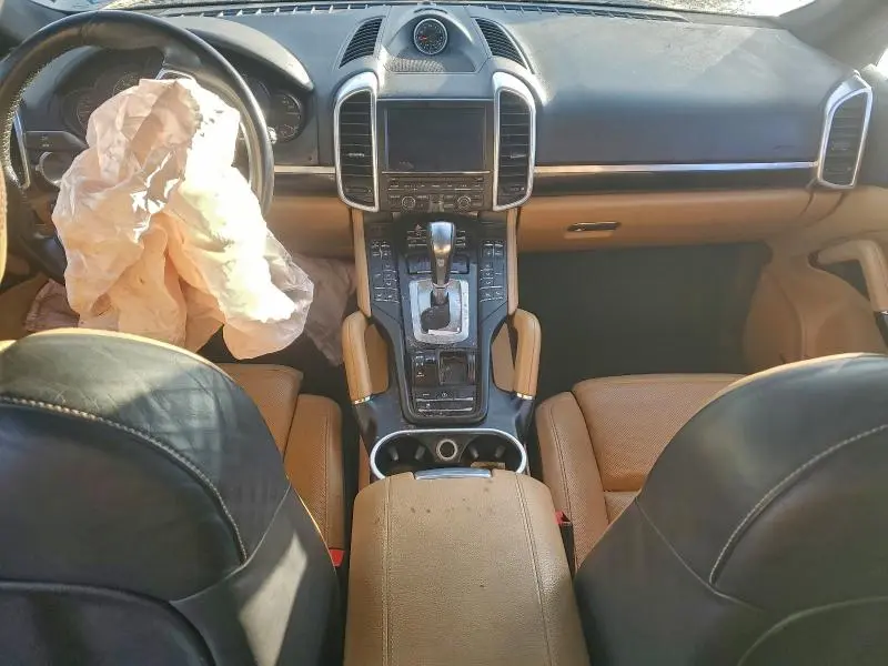 2016 PORSCHE CAYENNE   