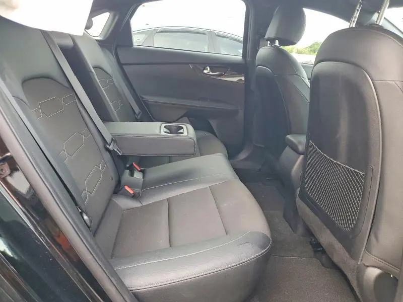 2024 KIA FORTE GT LINE  