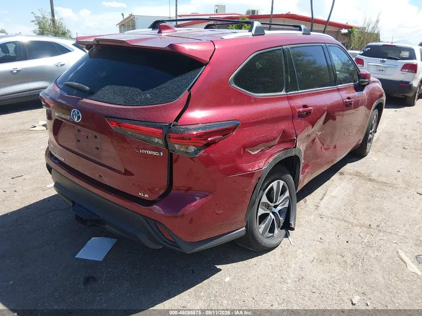 2022 TOYOTA HIGHLANDER HYBRID XLE