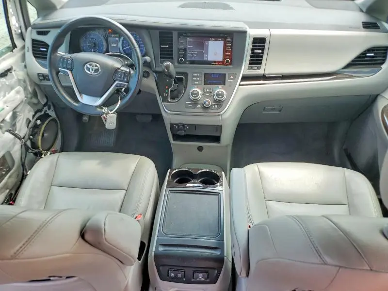 2019 TOYOTA SIENNA XLE 8-PASSENGER  