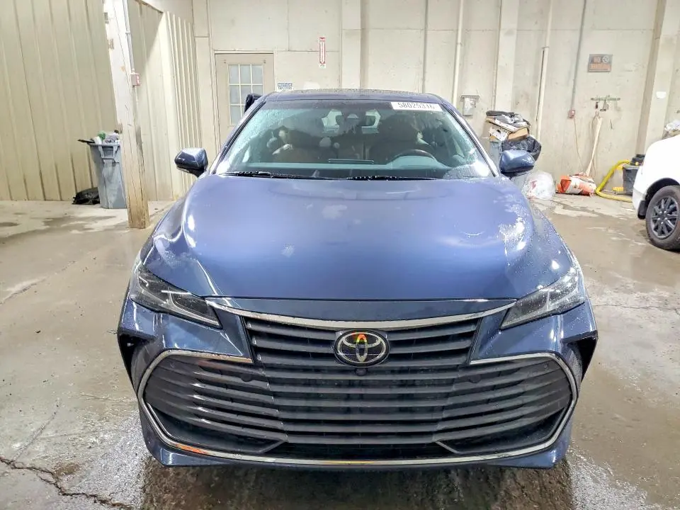 2019 TOYOTA AVALON LIMITED  