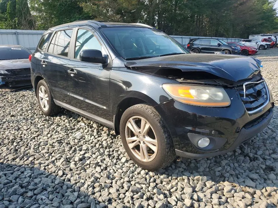 2011 HYUNDAI SANTA FE SE  