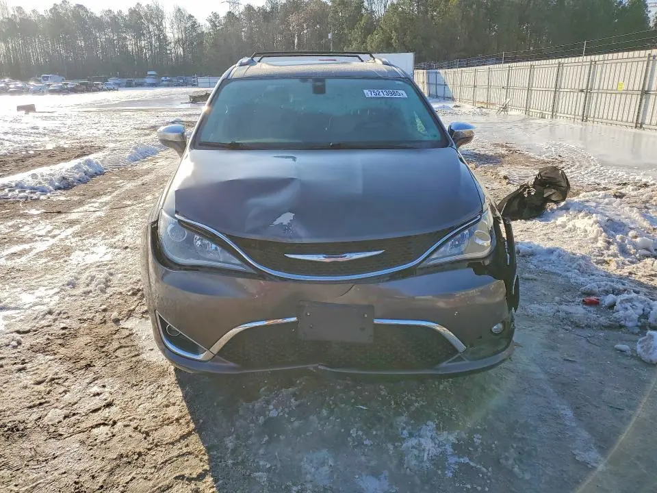 2017 CHRYSLER PACIFICA LIMITED  