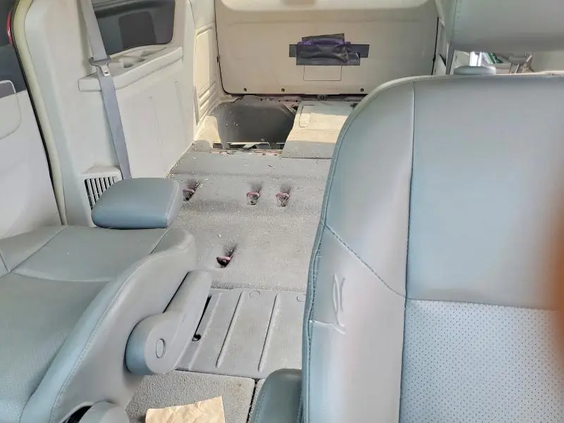 2011 VOLKSWAGEN ROUTAN SE  