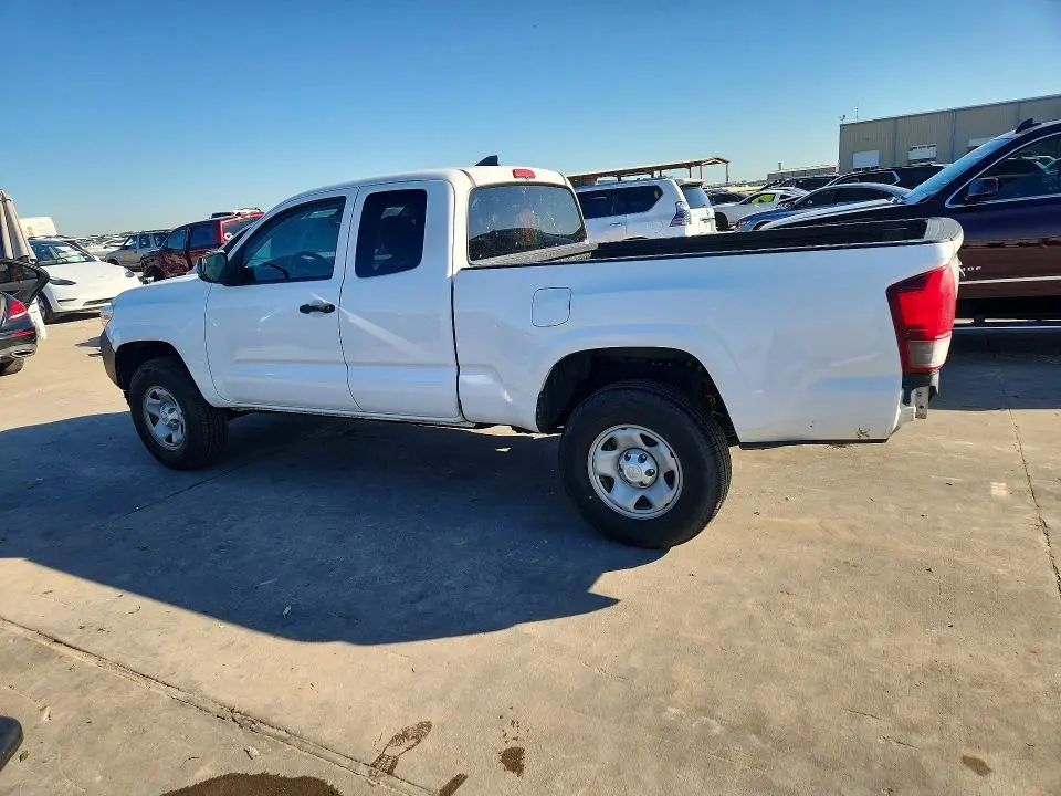2019 TOYOTA TACOMA SR  