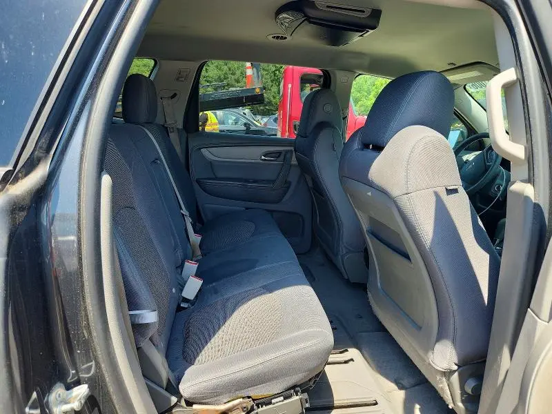 2014 CHEVROLET TRAVERSE LS  