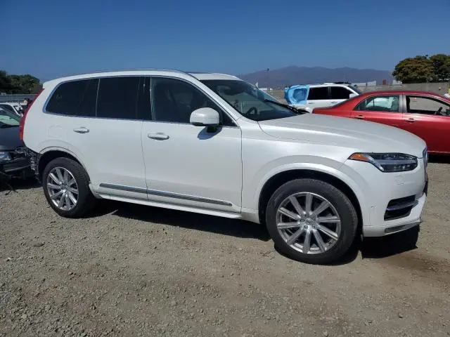 2017 VOLVO XC90 T6  
