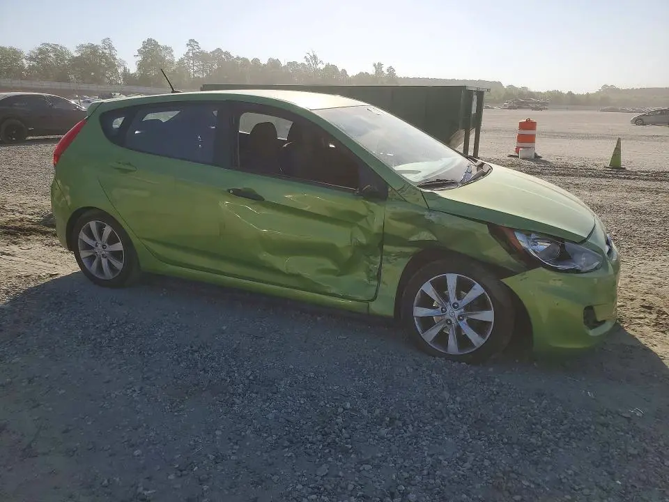 2013 HYUNDAI ACCENT SE  