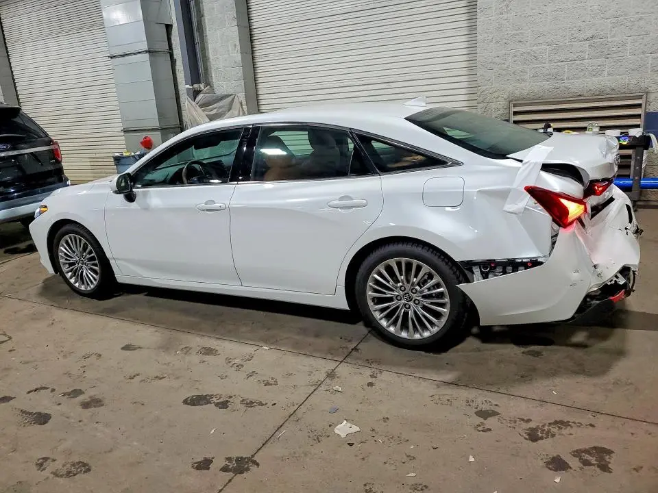 2020 TOYOTA AVALON LIMITED  
