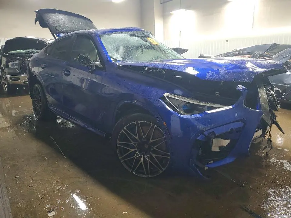 2021 BMW X6 M  