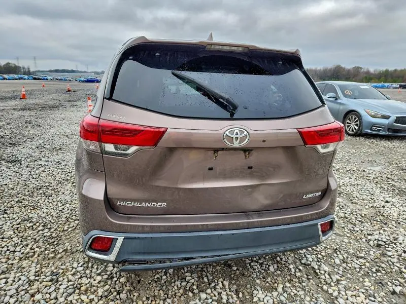 2017 TOYOTA HIGHLANDER LIMITED  