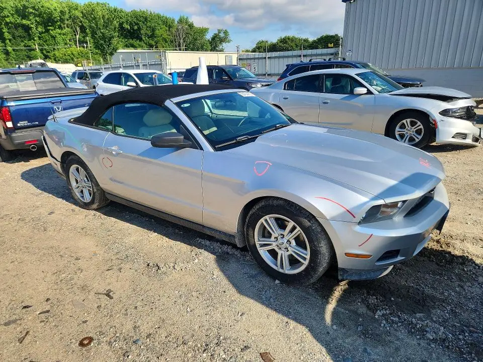 2011 FORD MUSTANG   