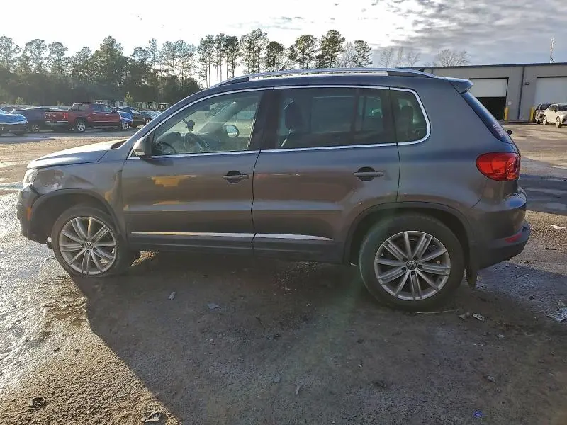 2014 VOLKSWAGEN TIGUAN S  