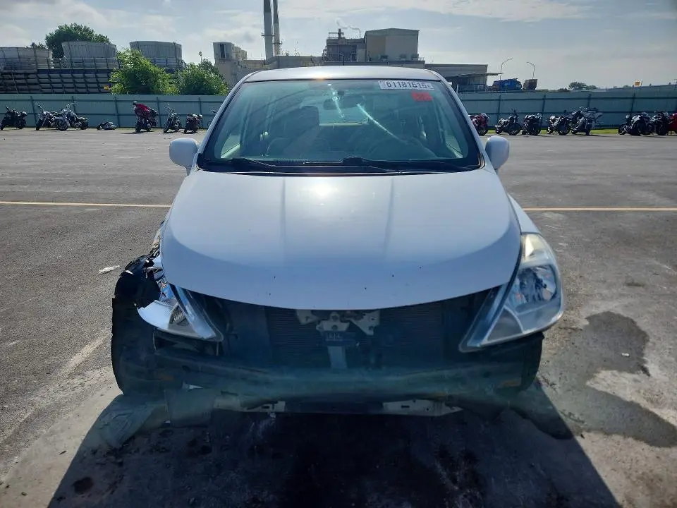 2011 NISSAN VERSA 1.8 S  