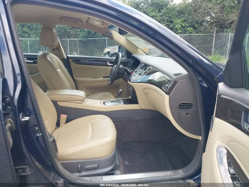 2011 HYUNDAI GENESIS 3.8