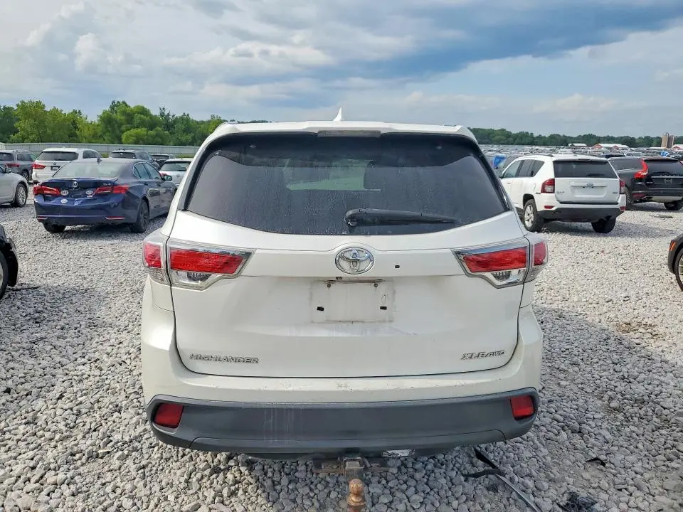 2015 TOYOTA HIGHLANDER XLE  