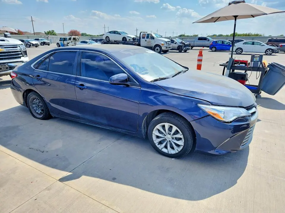 2015 TOYOTA CAMRY LE  