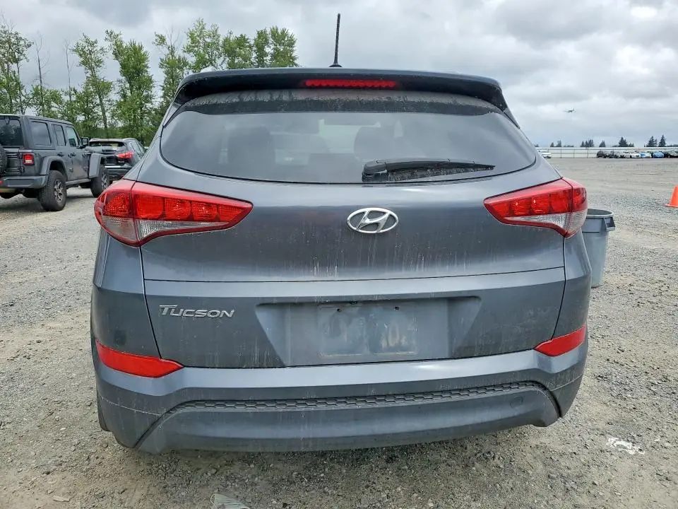 2017 HYUNDAI TUCSON SE  