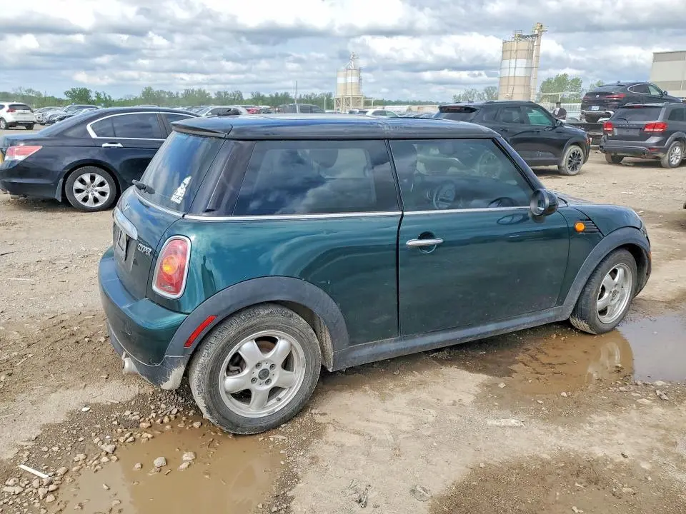 2010 MINI COOPER   