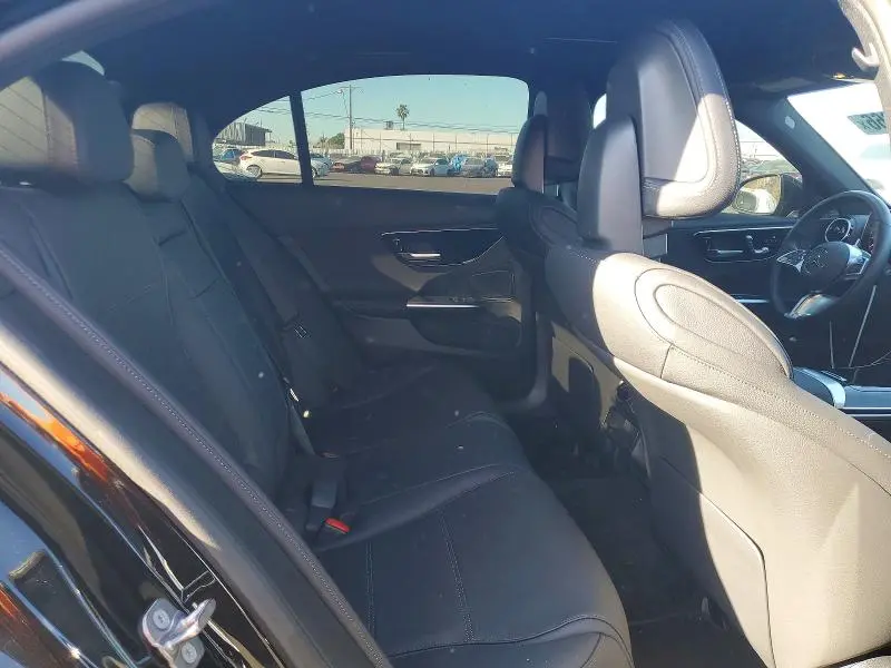 2025 MERCEDES-BENZ C 300  