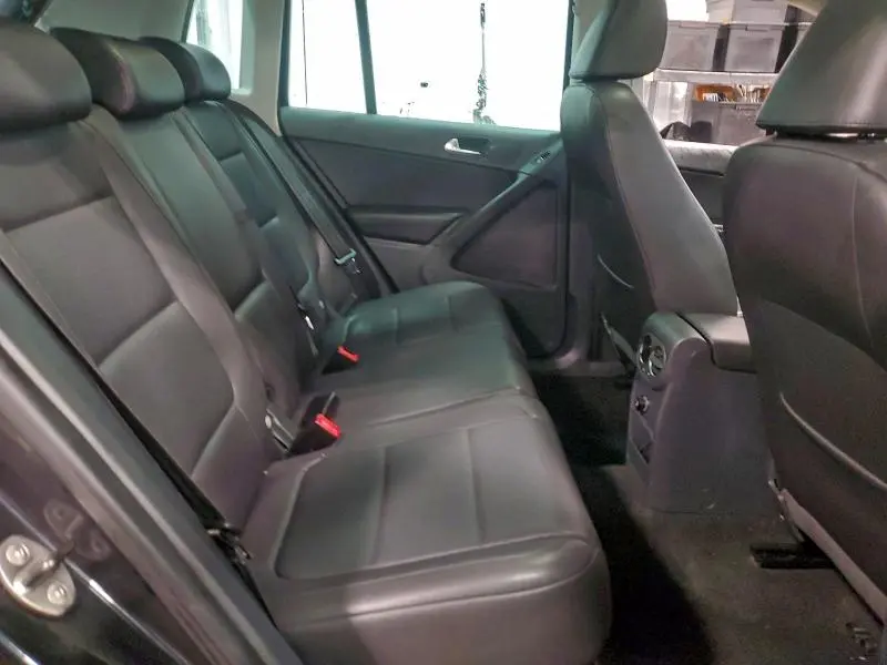 2011 VOLKSWAGEN TIGUAN S  