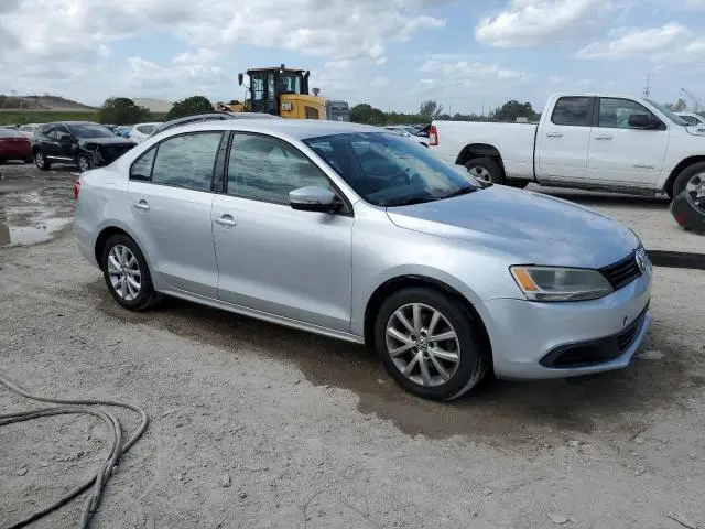 2011 VOLKSWAGEN JETTA SE  