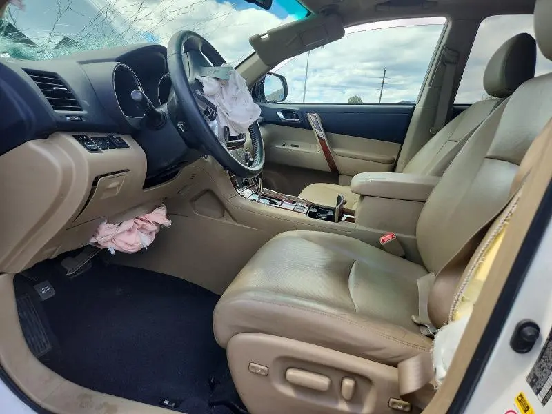 2013 TOYOTA HIGHLANDER LIMITED  