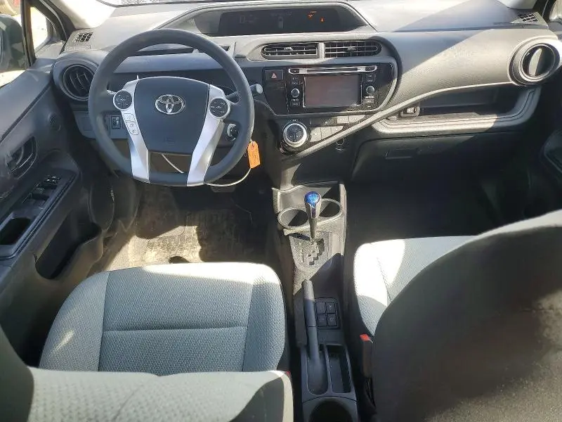 2016 TOYOTA PRIUS C   