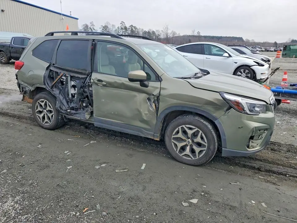 2021 SUBARU FORESTER PREMIUM  