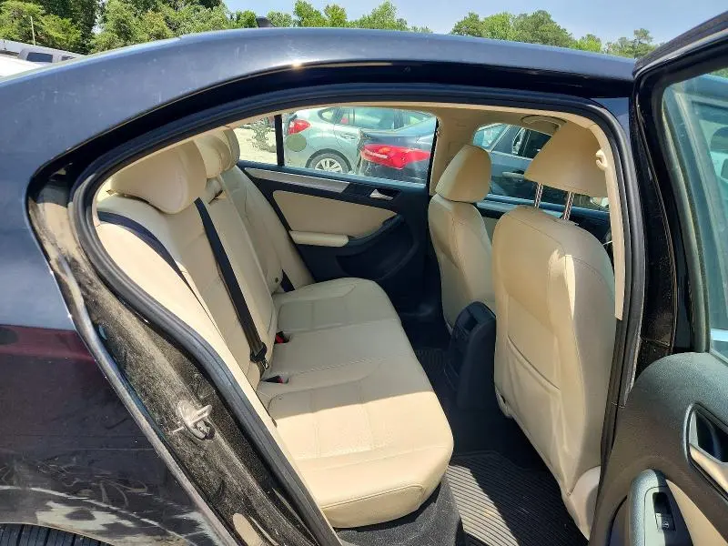 2017 VOLKSWAGEN JETTA SE  