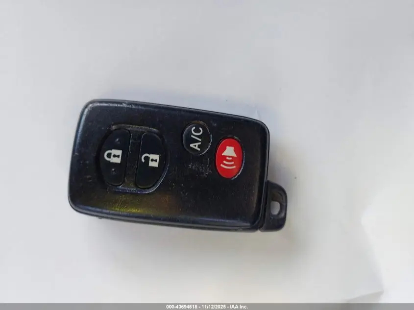 2010 TOYOTA PRIUS III