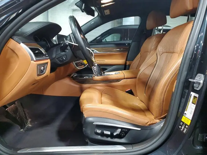 2016 BMW 750 XI  