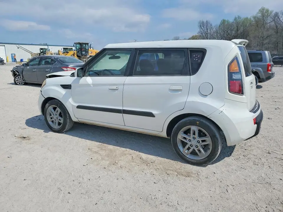 2010 KIA SOUL +  
