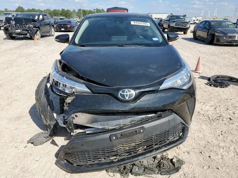 2021 TOYOTA C-HR XLE  