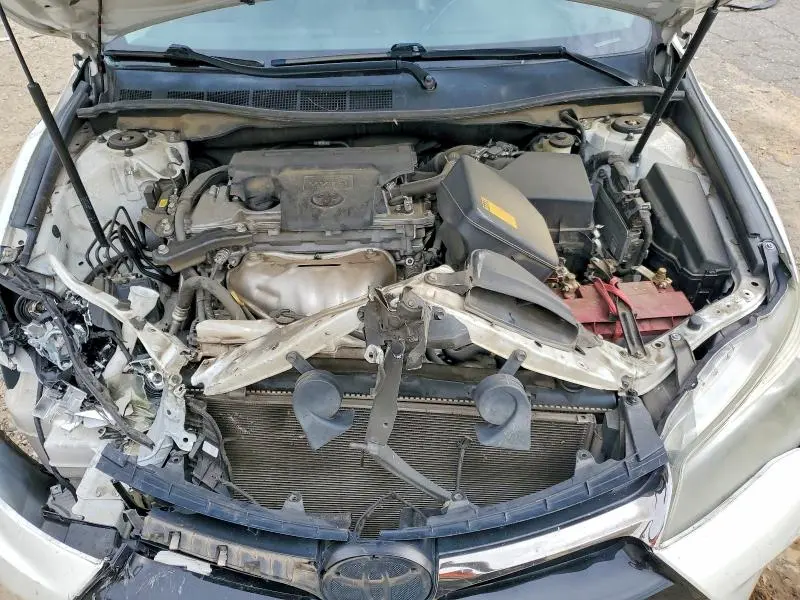 2015 TOYOTA CAMRY SE  