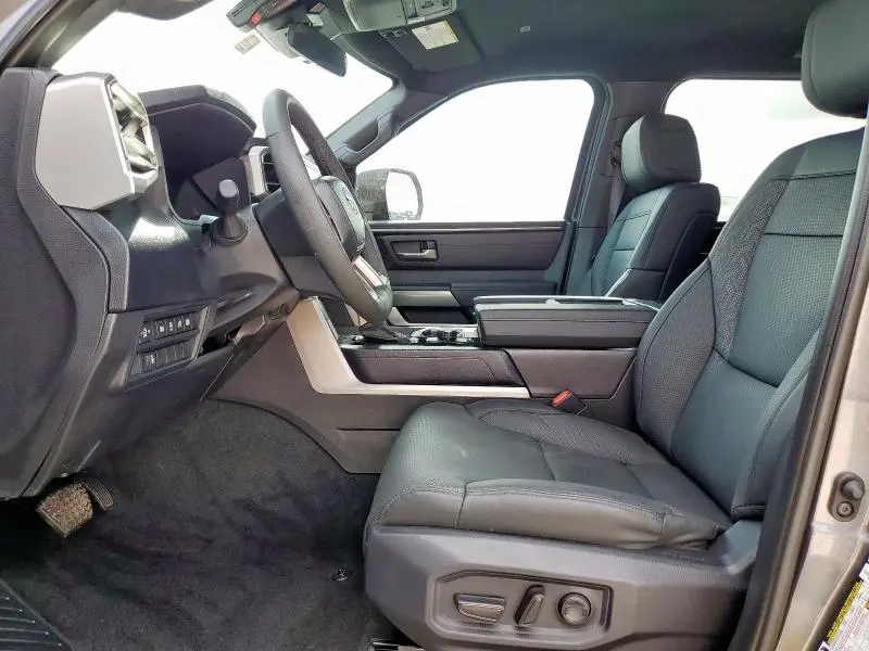2025 TOYOTA TUNDRA CREWMAX SR  