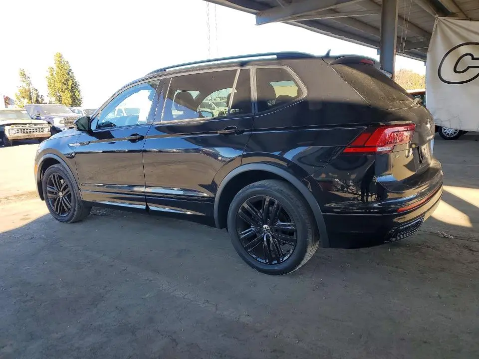 2022 VOLKSWAGEN TIGUAN SE R-LINE BLACK  
