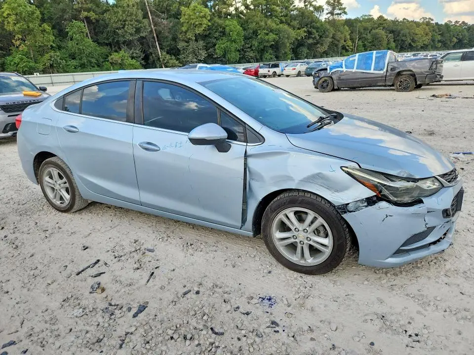 2017 CHEVROLET CRUZE LT  